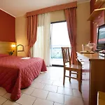 Hotelto 3*
