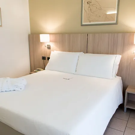 Отель Hotelto 3*